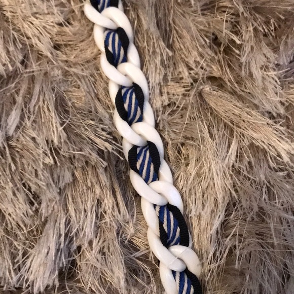 Navy and white necklace - Picture 3 of 3
